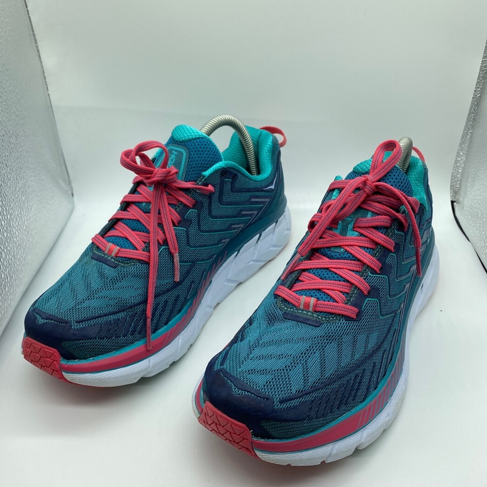 HOKA ONE ONE Clifton 4 Neutral Running Shoes Women's Size 9 (M-138).